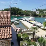 Ana Pogana *